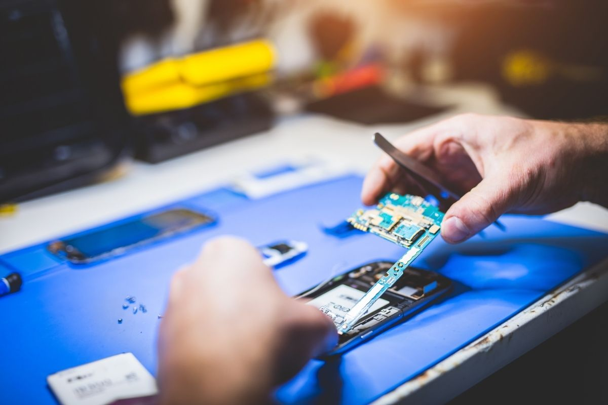 Manutenção e assistência técnica em computadores e notebooks